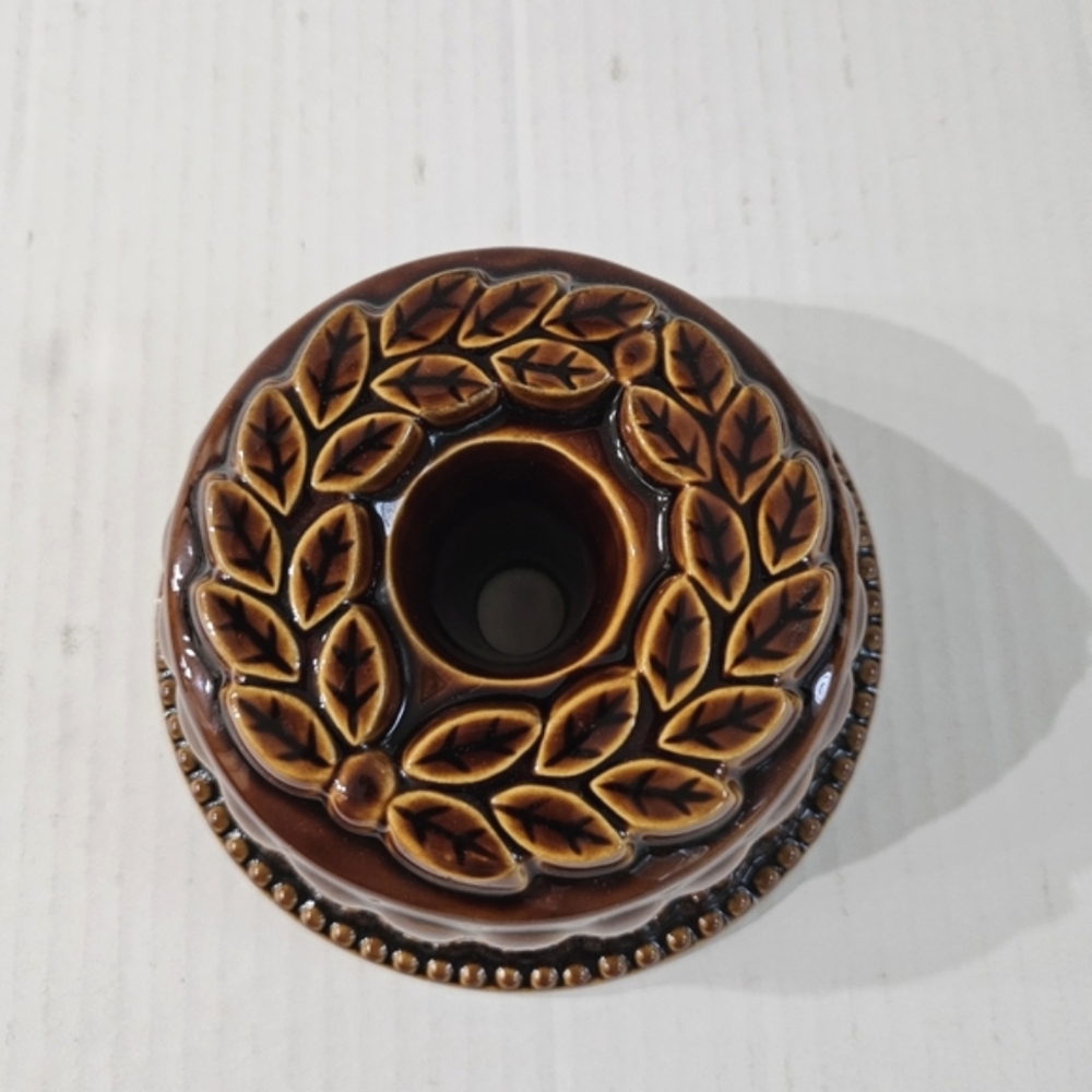 William Sonoma Pottery Dessert Mold Brown Glazed Stoneware Leaf Ring Bundt